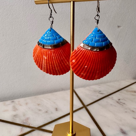 Gorgeous Soutwedtetm Native American design shell -turquoise earring collectible - Picture 3 of 4